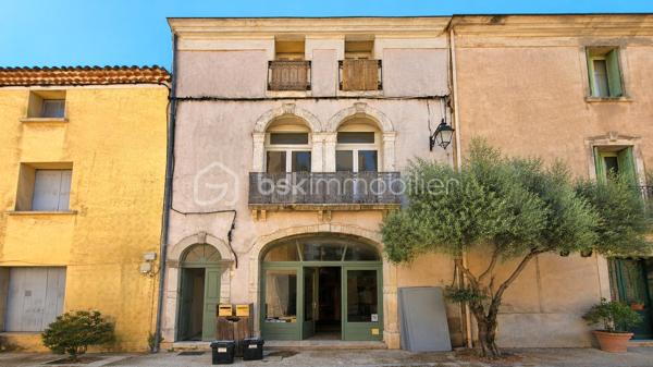 🏡 IMMEUBLE DE RAPPORT DE CARACTÈRE • ≈ 8 % DE RENTABILITÉ BRUTE ESTIMÉE • PUÉCHABON (34)

✨ Investissez dans un bien qui allie charme, rentabilité et emplacement d'exception.

Aux portes de Saint-Guilhem-le-Désert, à seulement 5 minutes d'Aniane et 30 minutes de Montpellier, découvrez cet immeuble de rapport entièrement rénové d'environ 180 m², situé au cœur du village authentique de Puéchabon.

Un secteur recherché où la demande locative est soutenue toute l'année et où l'activité touristique ne cesse de se développer.


---

🏠 L'immeuble comprend :

🔹 Local commercial d'environ 58 m² avec mezzanine

🔹 Appartement T2 d'environ 60 m²

🔹 Appartement T3 d'environ 63 m²

⚡ 3 compteurs électriques indépendants pour une gestion locative simplifiée.


---

✨ Des prestations qui font la différence

✔️ Rénovation de qualité

✔️ Climatisation réversible

✔️ Poêle à bois

✔️ Double vitrage

✔️ Pierres apparentes

✔️ Parquet et terres cuites

✔️ Aucun gros travaux à prévoir

Un bien qui conserve tout le cachet de l'ancien tout en offrant le confort recherché par les locataires et les voyageurs.


---

💡 Plusieurs stratégies d'exploitation

• Location longue durée

• Location meublée

• Location saisonnière

• Local commercial + revenus locatifs

• Résidence principale avec revenus complémentaires


---

📊 Les chiffres

💰 260 000 € Honoraires d'agence inclus

📈 Rentabilité brute estimée : ≈ 8 %


---

🌿 Un emplacement qui crée de la valeur

À quelques minutes de Saint-Guilhem-le-Désert, des Gorges de l'Hérault, du Pont du Diable et de nombreux sites naturels, ce bien bénéficie d'un environnement particulièrement recherché, aussi bien par les habitants que par les touristes.

Les immeubles réunissant emplacement, cachet, rénovation et potentiel locatif deviennent rares sur le marché.

📞 Vous souhaitez organiser une visite ? Contactez-nous dès aujourd'hui.