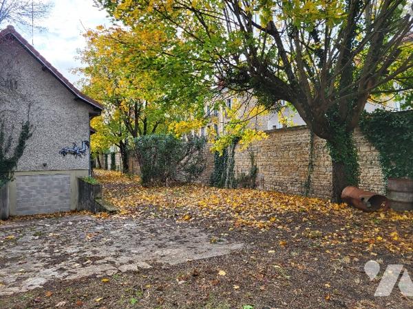 Il s'agit d'un appel d'offre sous pli cacheté organisé par l'ETAT.