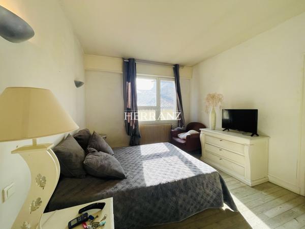 Appartement de 127m2 situé en hyper centre avec 3 chambres et grande terrasse Détails des diagnostics énergétiques