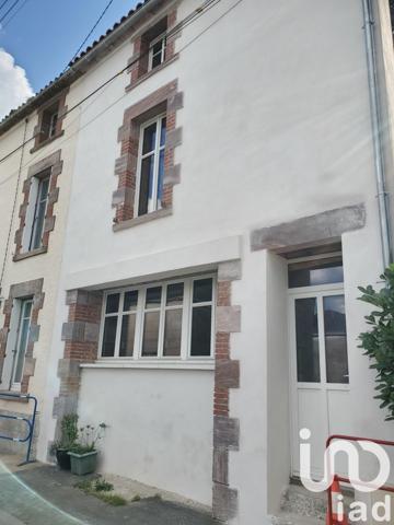 House for sale 4 rooms 140 m² Saint-Pierre-du-Chemin