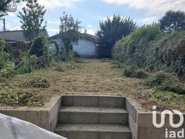 House for sale 4 rooms 140 m² Saint-Pierre-du-Chemin