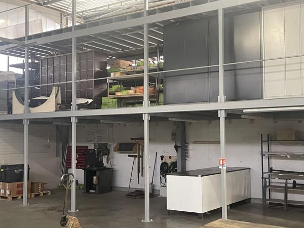 Le Mans (72100) CIRCUIT DES 24 HEURES DU MANS AU COEUR DE TECHNOPARC LOCAL 500 M²