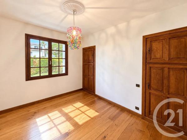 Appartement T5 à vendre  5 pièces - 124,35 m 2   HENDAYE  - 64