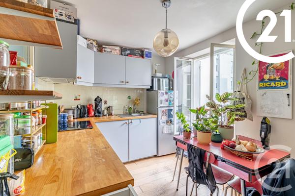 Appartement F3 à vendre  3 pièces - 61 m 2   PARIS  - 75018