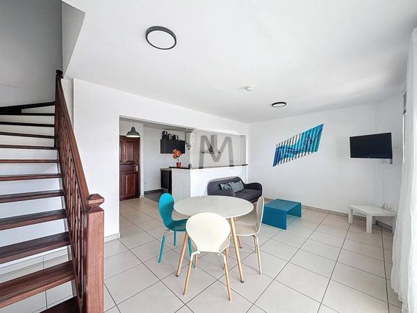 Dpt GUYANE, à louer CAYENNE CENTRE appartement T3 meublé de 71 m²