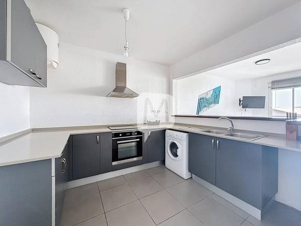 Dpt GUYANE, à louer CAYENNE CENTRE appartement T3 meublé de 71 m²
