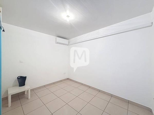 Dpt GUYANE, à louer CAYENNE CENTRE appartement T3 meublé de 71 m²