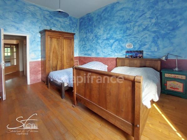 A vendre - Demeure de caractère au fort potentiel - 14 pièces - Saint-Hélène-du-Lac (73800)