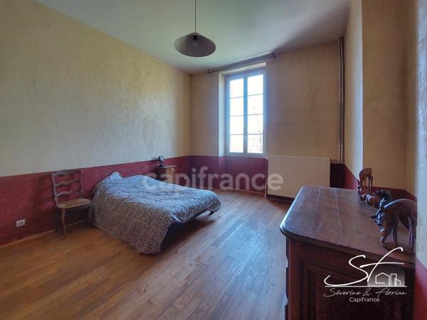 A vendre - Demeure de caractère au fort potentiel - 14 pièces - Saint-Hélène-du-Lac (73800)