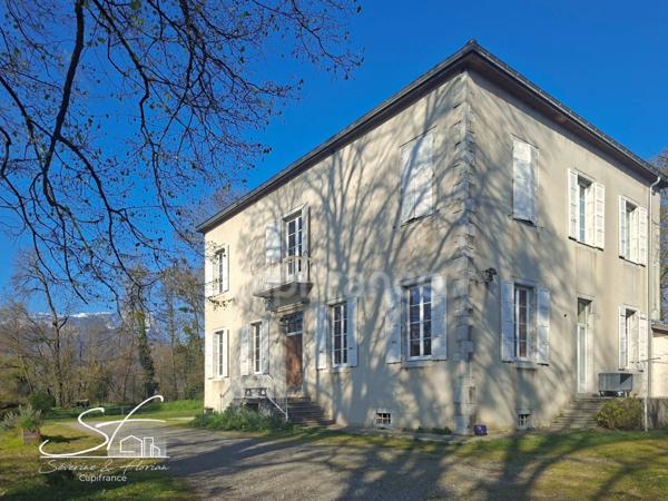 A vendre - Demeure de caractère au fort potentiel - 14 pièces - Saint-Hélène-du-Lac (73800)