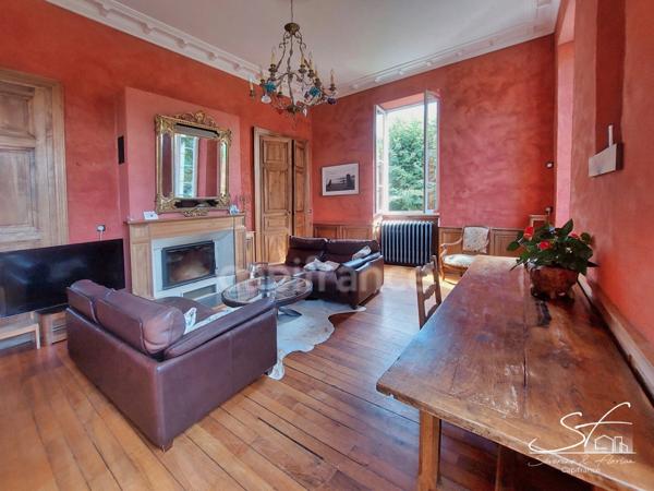 A vendre - Demeure de caractère au fort potentiel - 14 pièces - Saint-Hélène-du-Lac (73800)