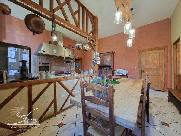 A vendre - Demeure de caractère au fort potentiel - 14 pièces - Saint-Hélène-du-Lac (73800)