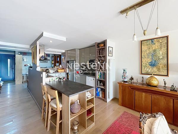 Port Camargue belle Marina de type P5  de 115 m² environ avec garage