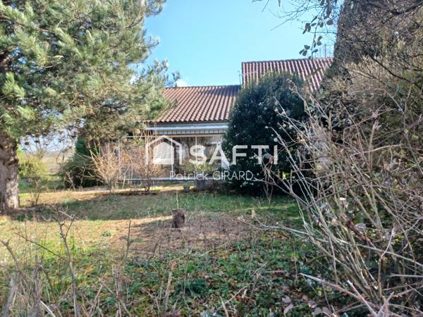 Maison disponible à Romenay avec terrain  grange et écurie.