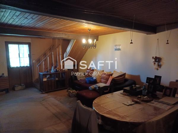 Maison disponible à Romenay avec terrain  grange et écurie.