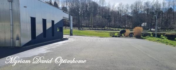 Local commercial 97 m² à vendre – Excellente visibilité – Parking – Rostrenen