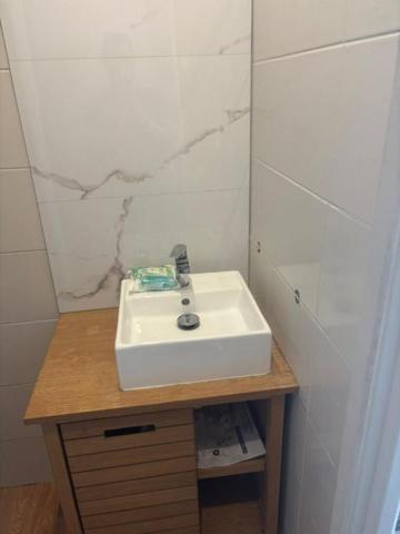 Charmant studio rénové de 24 m²  Centre-ville