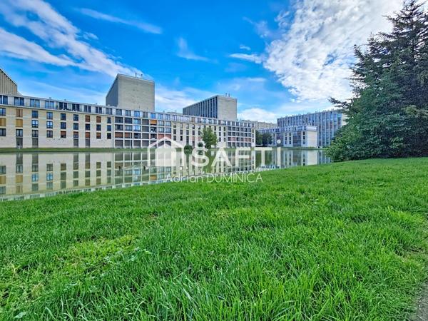 Appartement avec belle vue dégagée sur plan d'eau