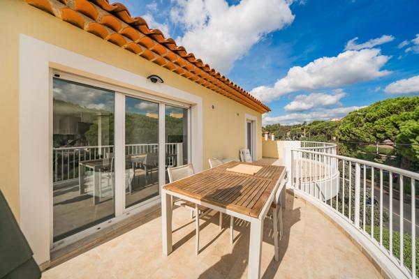 Appartement
         3 pièces
        - 65 m² Exclusivité 299 000 € *