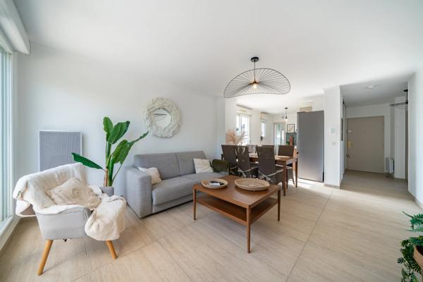 Appartement
         3 pièces
        - 65 m² Exclusivité 299 000 € *