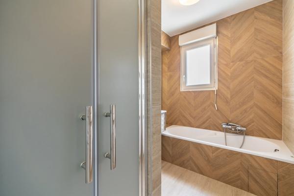 Appartement
         3 pièces
        - 65 m² Exclusivité 299 000 € *