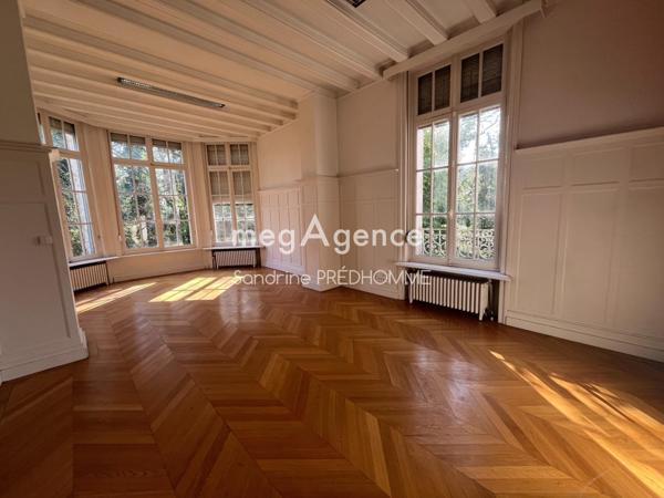 Bureaux à ARQUES, 62510 - 17 pièces 550m²