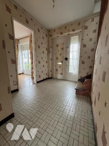 BETHUNE - Maison semi mitoyenne de 1971 - 4 chambres - 102 m² habitables 