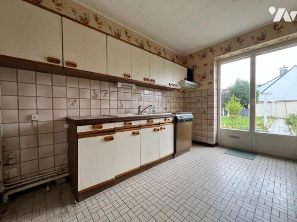 BETHUNE - Maison semi mitoyenne de 1971 - 4 chambres - 102 m² habitables 