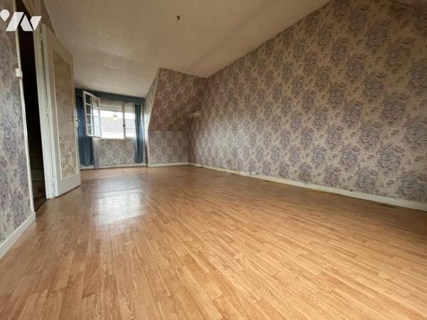 BETHUNE - Maison semi mitoyenne de 1971 - 4 chambres - 102 m² habitables 