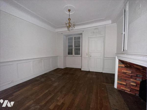 ENSEMBLE IMMOBILIER A RENOVER - CENTRE VILLE