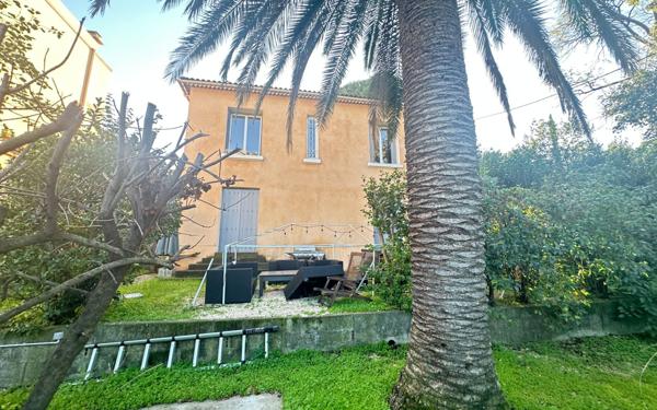 Maison à vendre    6 pièces •  Toulon