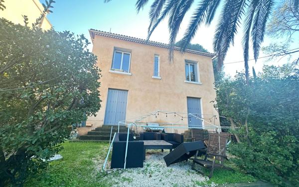 Maison à vendre    6 pièces •  Toulon