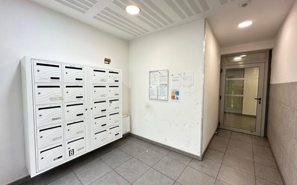 Appartement à vendre    2 pièces • 38 m2 Nîmes