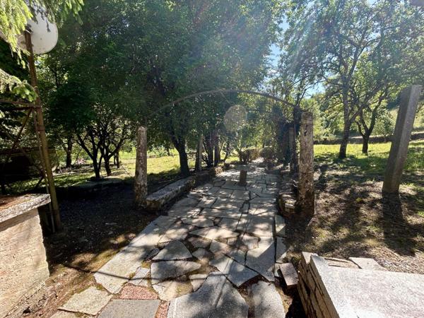 Maison 8 pièces 5 chambres jardin garage