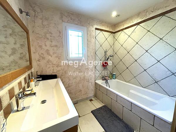 Maison à LES CLAYES-SOUS-BOIS, 78340 - 6 pièces 135m²