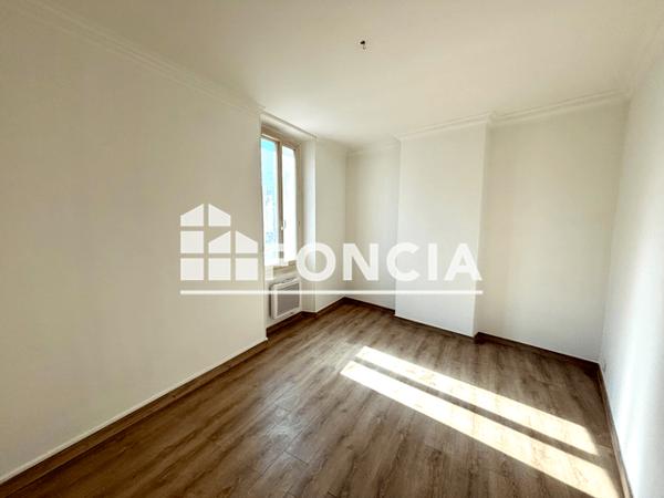 Location Appartement 2 pièces 33 m² - 365 AVENUE DE LA RESISTANCE Toulon 83000