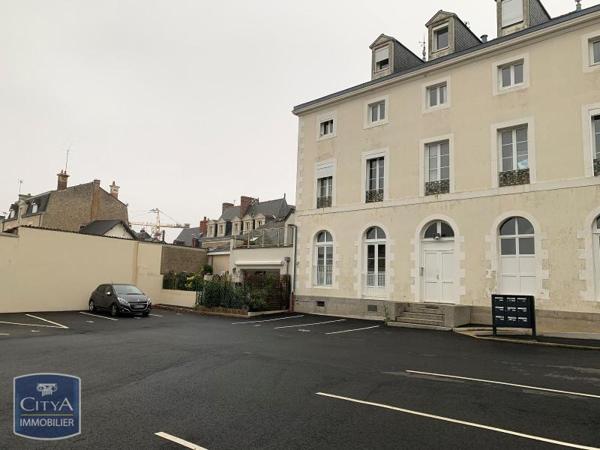 Location parking Laval (53000)