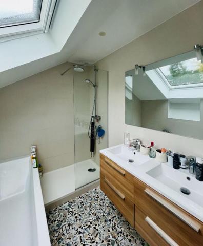 Maison  6 pièce(s) 144 m2 environ