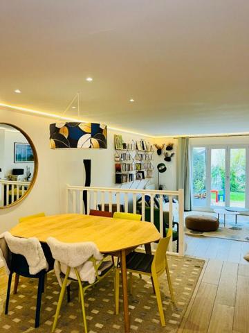 Maison  6 pièce(s) 144 m2 environ