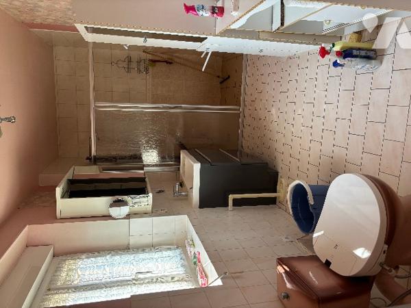 Charmante maison de village avec terrain et garage.