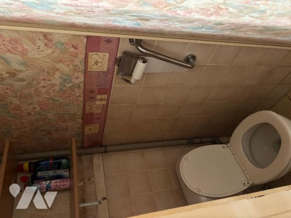 Charmante maison de village avec terrain et garage.