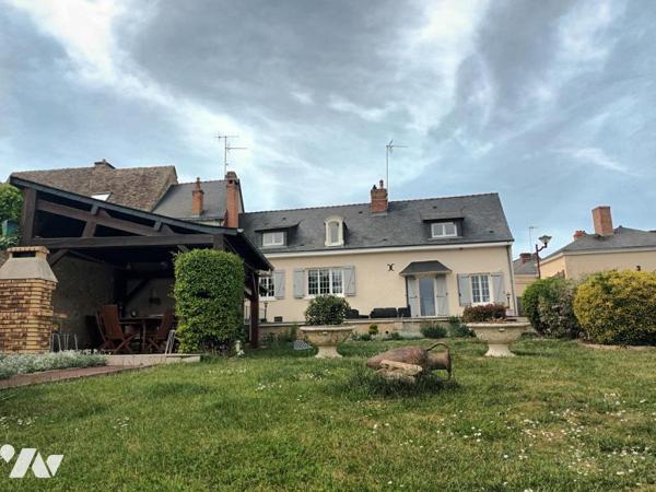 Maison familiale en parfait état avec vue exceptionnelle sur le Loir à Durtal.