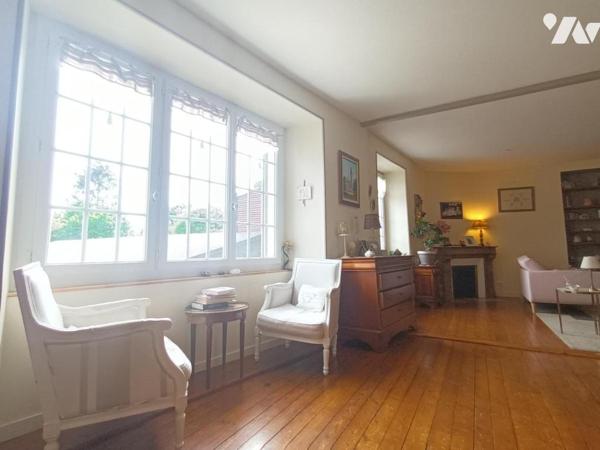 Maison familiale en parfait état avec vue exceptionnelle sur le Loir à Durtal.