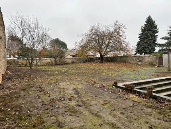 ENSEMBLE IMMOBILIER CENTRE BOURG, POSSIBILITÉS DE 3 LOGEMENTS !!