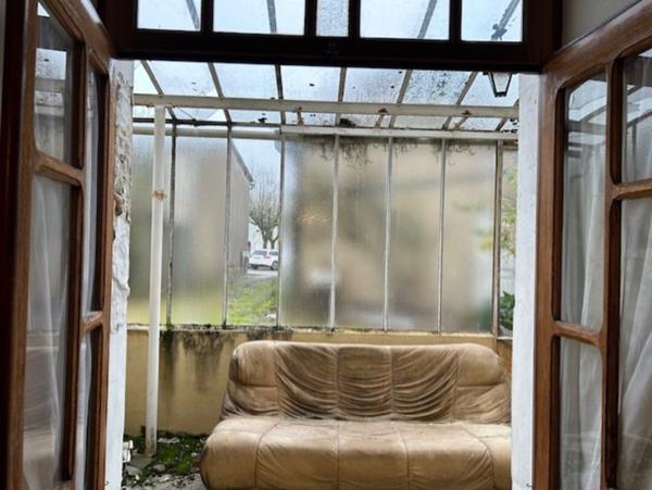 ENSEMBLE IMMOBILIER CENTRE BOURG, POSSIBILITÉS DE 3 LOGEMENTS !!