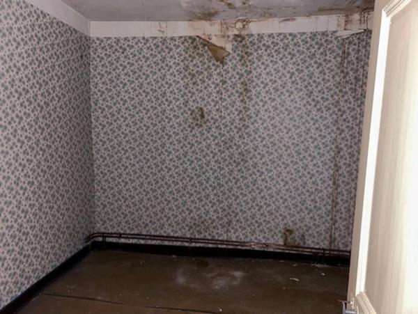 ENSEMBLE IMMOBILIER CENTRE BOURG, POSSIBILITÉS DE 3 LOGEMENTS !!