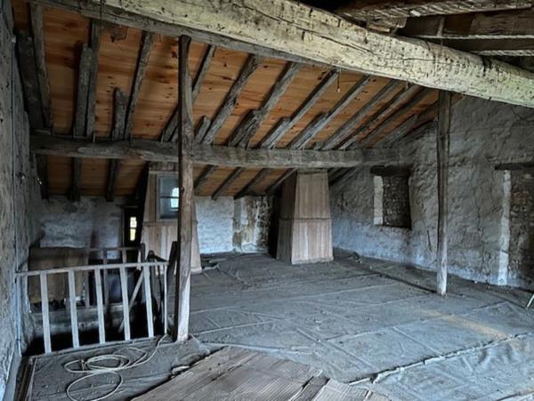 ENSEMBLE IMMOBILIER CENTRE BOURG, POSSIBILITÉS DE 3 LOGEMENTS !!