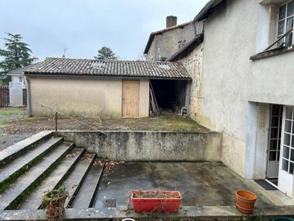 ENSEMBLE IMMOBILIER CENTRE BOURG, POSSIBILITÉS DE 3 LOGEMENTS !!