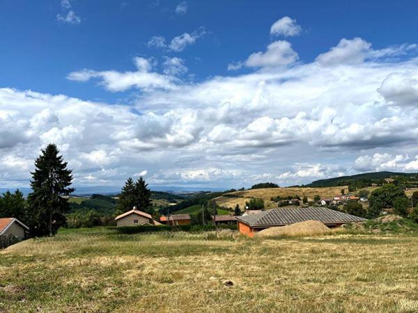 Terrain viabilisé avec belle vue dégagée