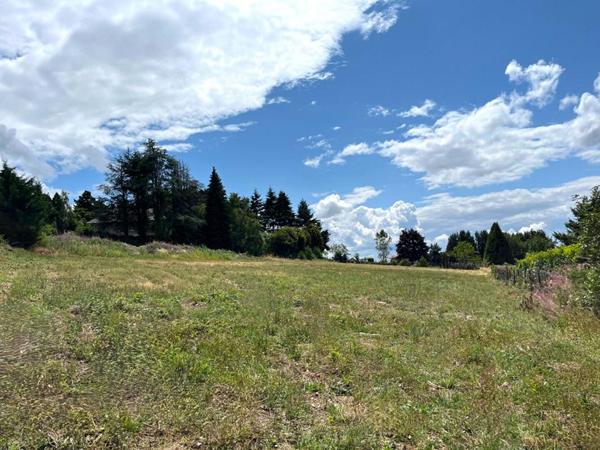 Terrain viabilisé avec belle vue dégagée